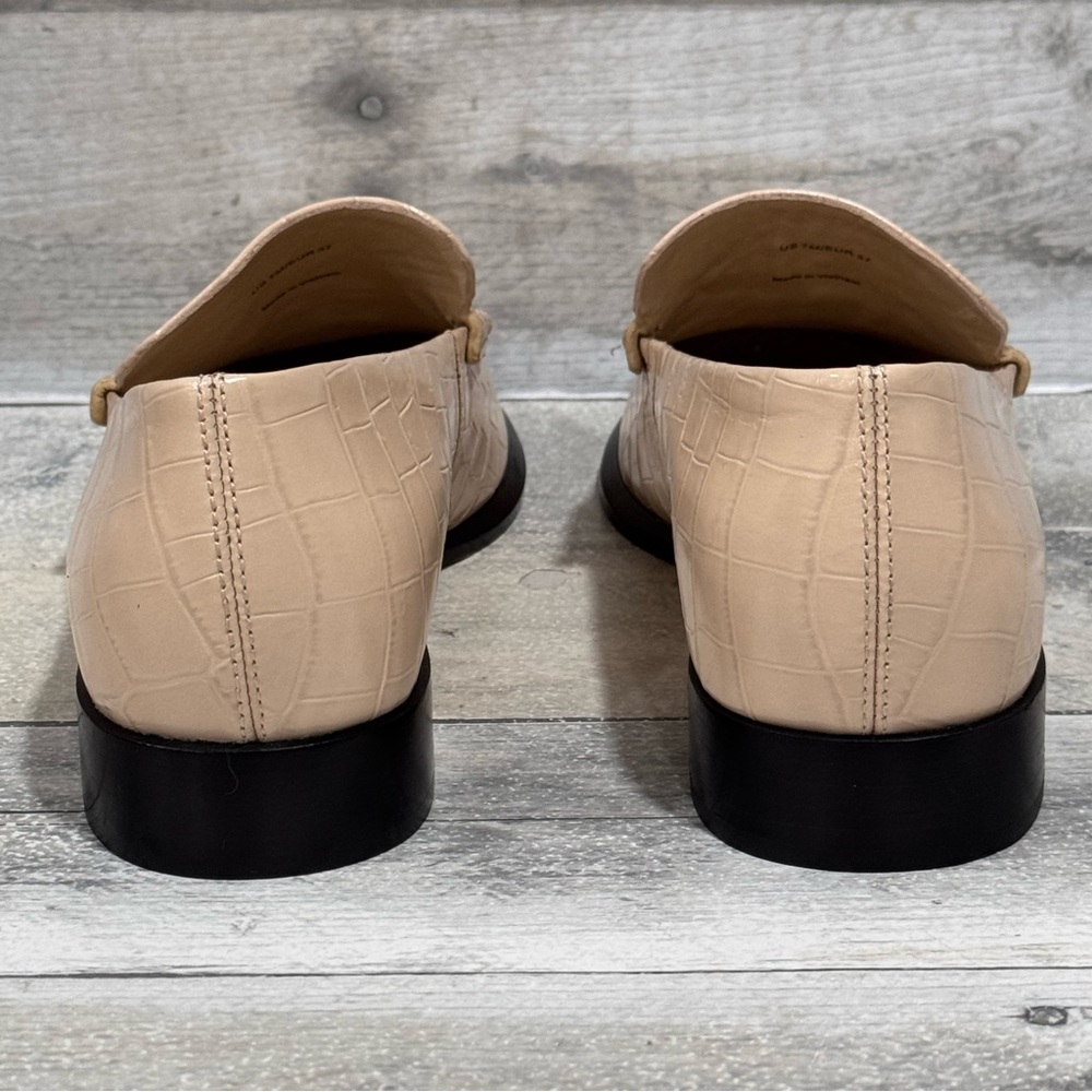 VINCE Naomi Women’s Loafer - Birch Sand Croc Emb - Size - 7 .US - Picture 7 of 9